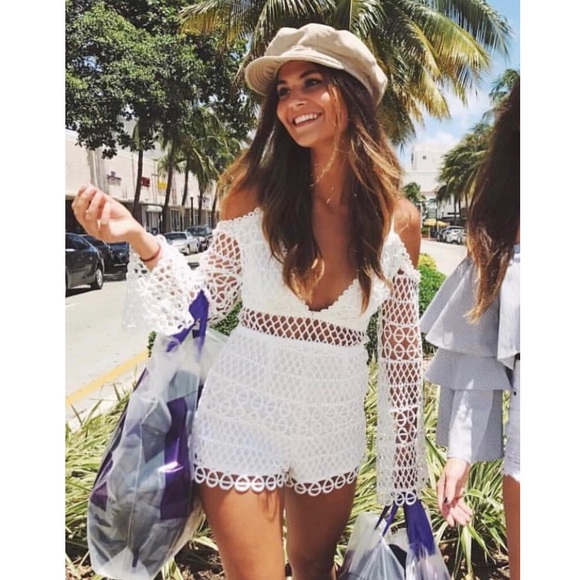 Beautiful white crochet lace romper from LF- NWT - Picture 4 of 6